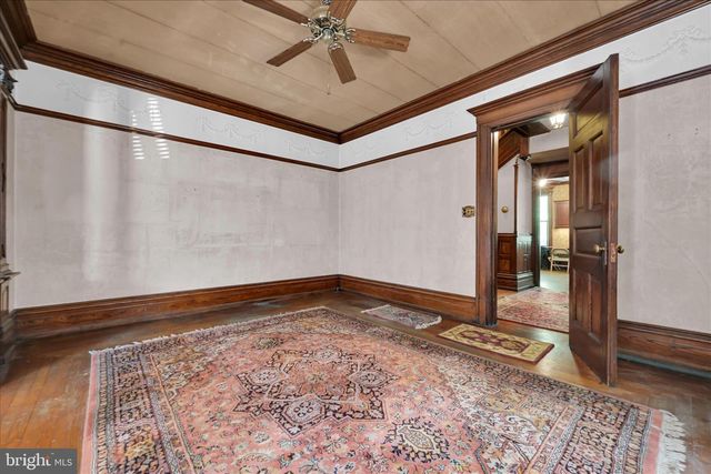 914 W MARKET ST, Pottsville, PA 17901