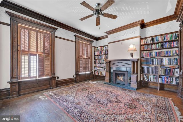 914 W MARKET ST, Pottsville, PA 17901