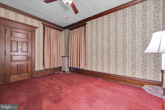 914 W MARKET ST, Pottsville, PA 17901