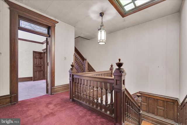 914 W MARKET ST, Pottsville, PA 17901