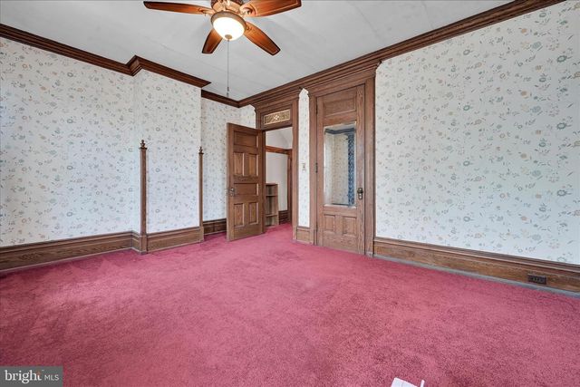 914 W MARKET ST, Pottsville, PA 17901