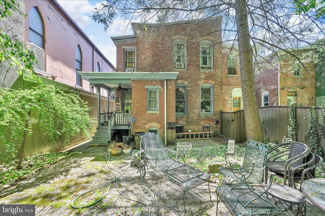 914 W MARKET ST, Pottsville, PA 17901