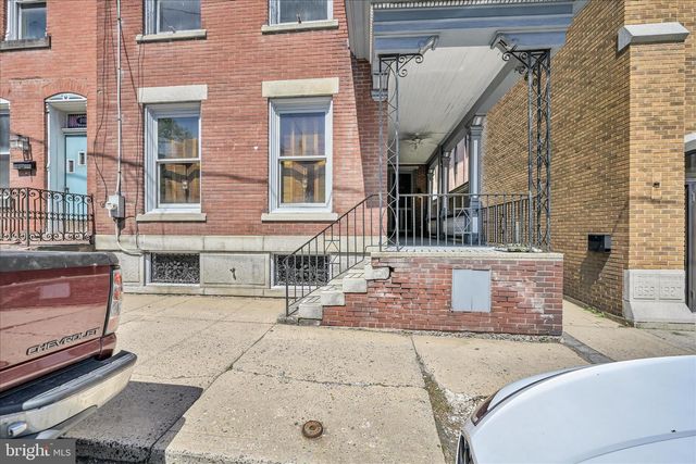 914 W MARKET ST, Pottsville, PA 17901
