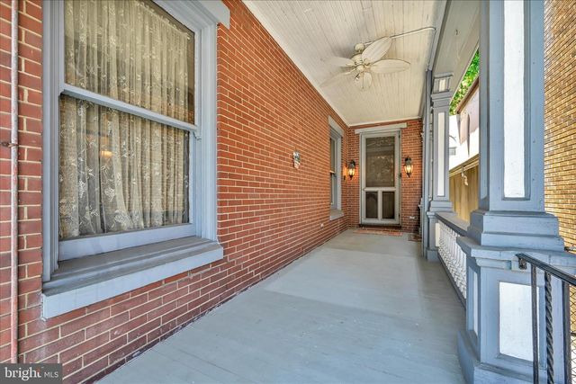 914 W MARKET ST, Pottsville, PA 17901