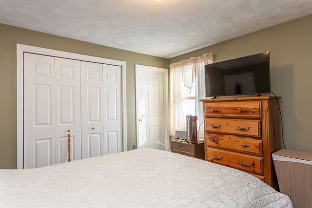 95 Hiatt Street, Fall River, MA 02721