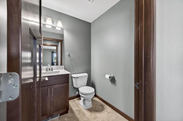 1909 Prairie PLACE, Holmen, WI 54636