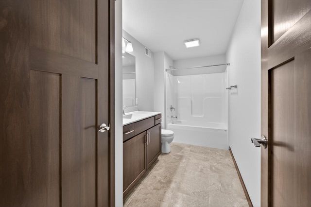 1909 Prairie PLACE, Holmen, WI 54636