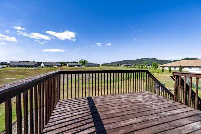 1909 Prairie PLACE, Holmen, WI 54636