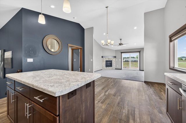 1909 Prairie PLACE, Holmen, WI 54636