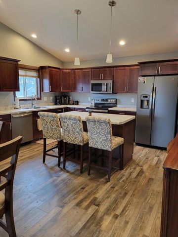 1909 Prairie PLACE, Holmen, WI 54636