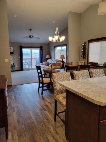 1909 Prairie PLACE, Holmen, WI 54636