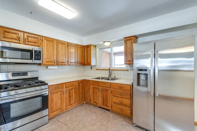 3532 Gary Drive, Mogadore, OH 44260