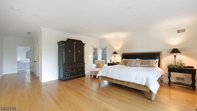 140 Parlin Ln, Watchung Boro, NJ 07069