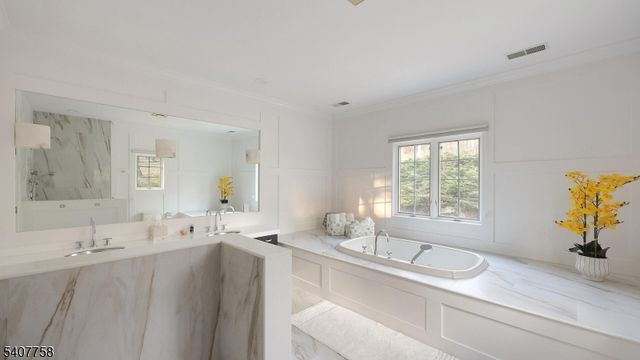 140 Parlin Ln, Watchung Boro, NJ 07069