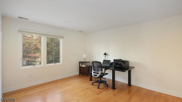 140 Parlin Ln, Watchung Boro, NJ 07069