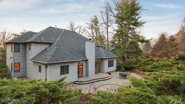 140 Parlin Ln, Watchung Boro, NJ 07069