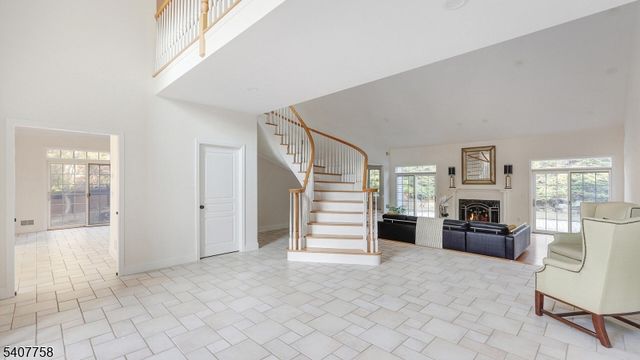 140 Parlin Ln, Watchung Boro, NJ 07069