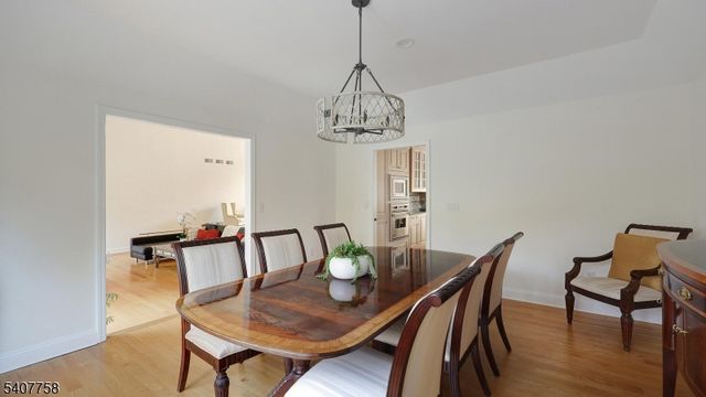 140 Parlin Ln, Watchung Boro, NJ 07069