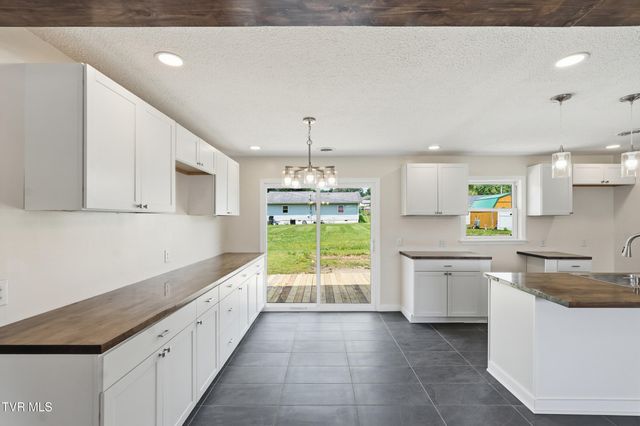 2911 Dungannon Road, Coeburn, VA 24230