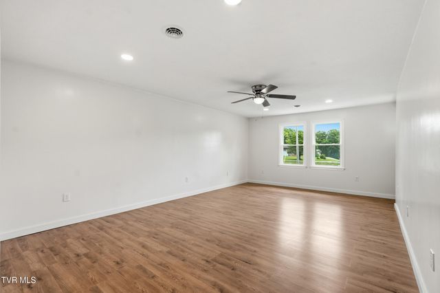 2911 Dungannon Road, Coeburn, VA 24230