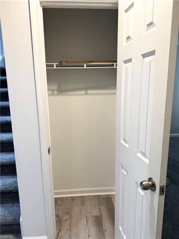 628 Hollomon DR, Hampton, VA 23666