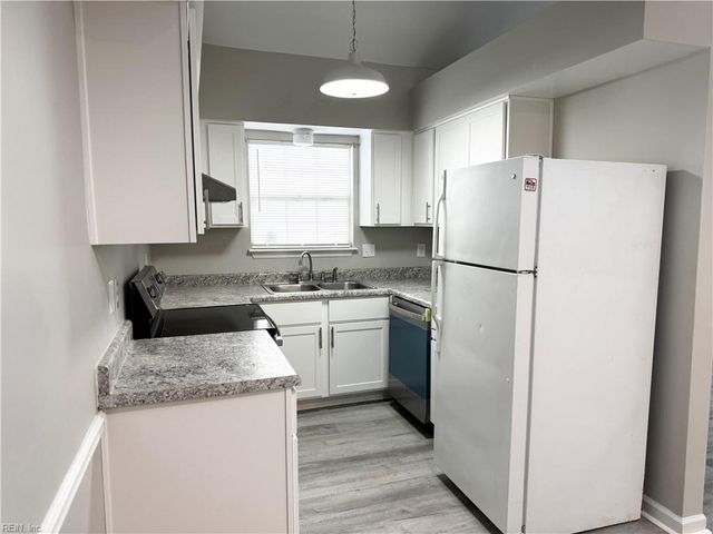 628 Hollomon DR, Hampton, VA 23666
