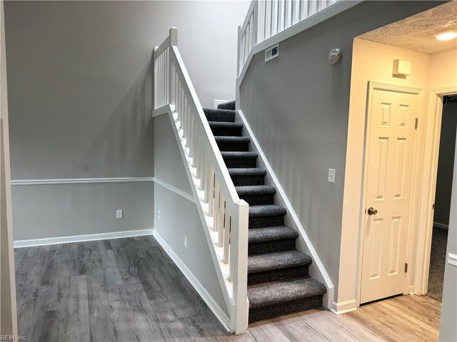 628 Hollomon DR, Hampton, VA 23666