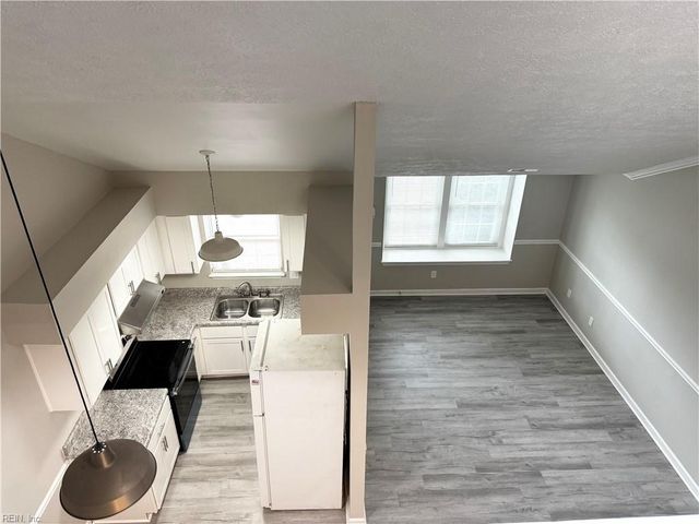 628 Hollomon DR, Hampton, VA 23666