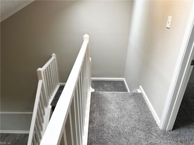 628 Hollomon DR, Hampton, VA 23666