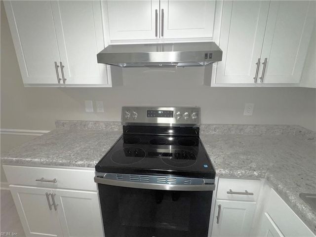 628 Hollomon DR, Hampton, VA 23666