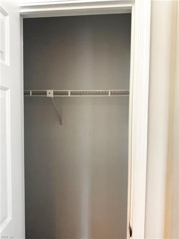 628 Hollomon DR, Hampton, VA 23666