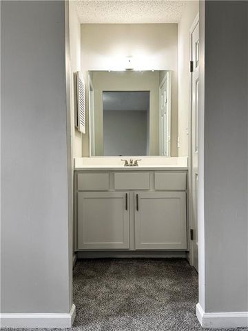 628 Hollomon DR, Hampton, VA 23666