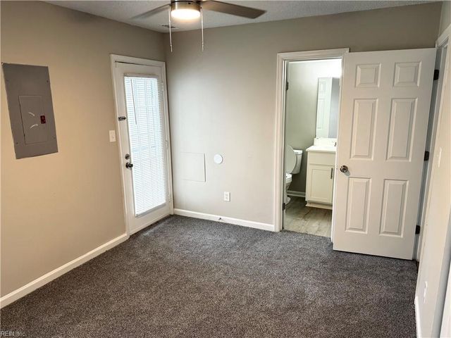 628 Hollomon DR, Hampton, VA 23666