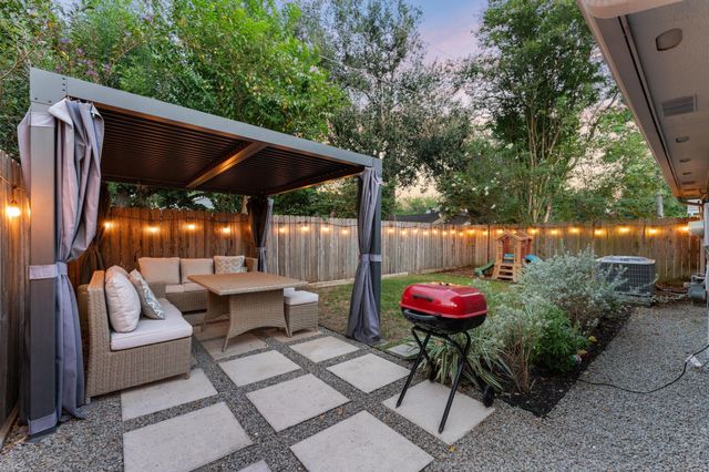 7764 Park Falls Drive, Houston, TX 77095