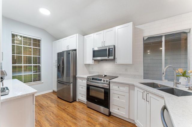 7764 Park Falls Drive, Houston, TX 77095