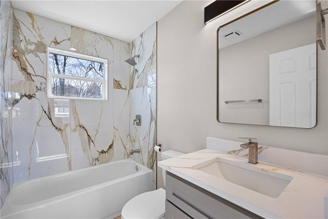 909 W 3rd Place, Russellville, AR 72801