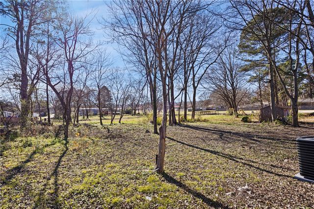 909 W 3rd Place, Russellville, AR 72801