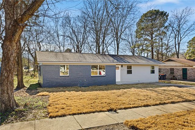 909 W 3rd Place, Russellville, AR 72801