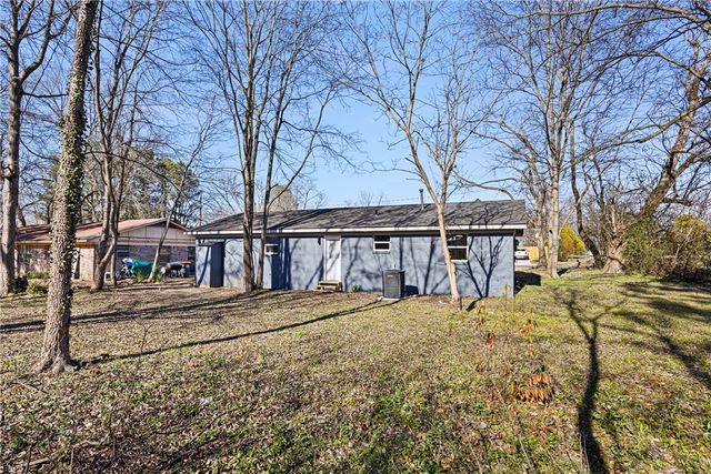 909 W 3rd Place, Russellville, AR 72801