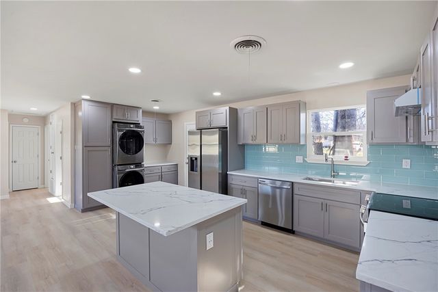 909 W 3rd Place, Russellville, AR 72801