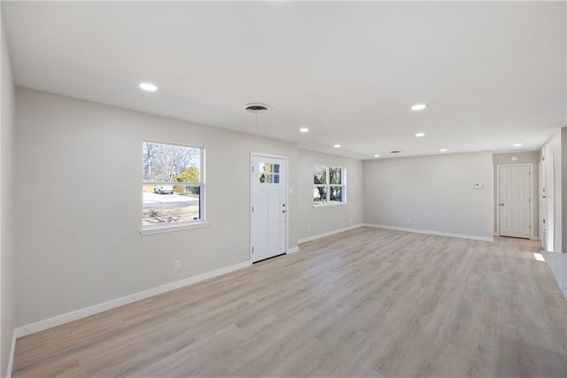 909 W 3rd Place, Russellville, AR 72801