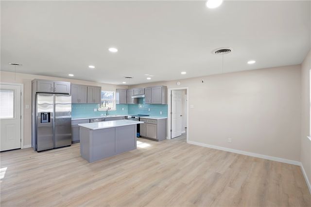 909 W 3rd Place, Russellville, AR 72801