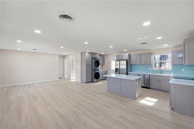 909 W 3rd Place, Russellville, AR 72801