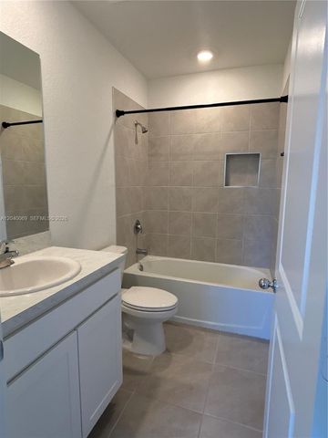 105 NE 3rd Ct, Florida City, FL 33034