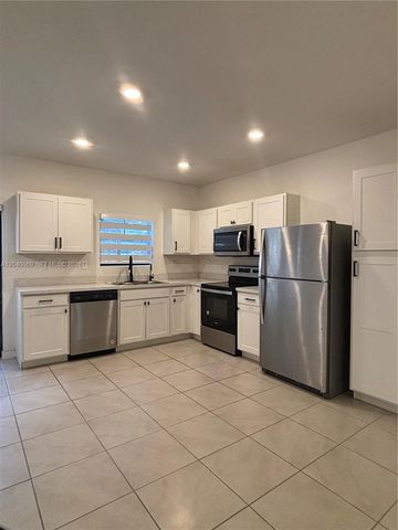 105 NE 3rd Ct, Florida City, FL 33034