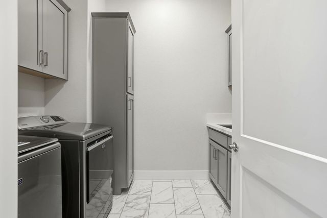 2121 Arbor Ridge Dr, Roseville, CA 95747