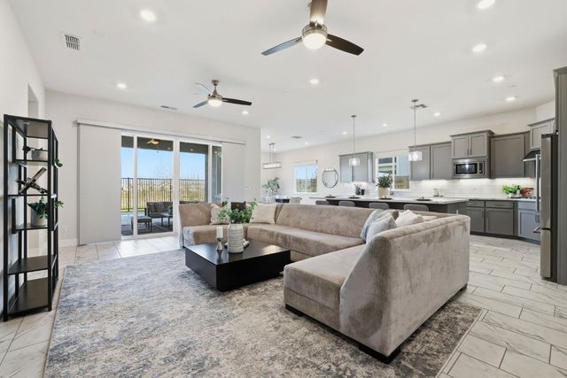 2121 Arbor Ridge Dr, Roseville, CA 95747