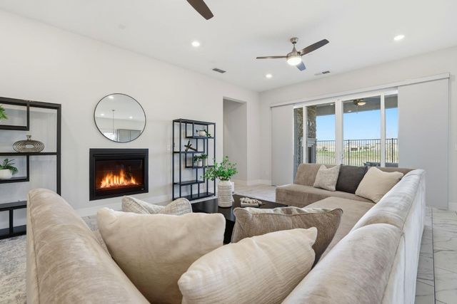 2121 Arbor Ridge Dr, Roseville, CA 95747