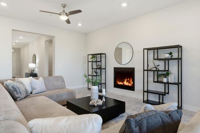 2121 Arbor Ridge Dr, Roseville, CA 95747