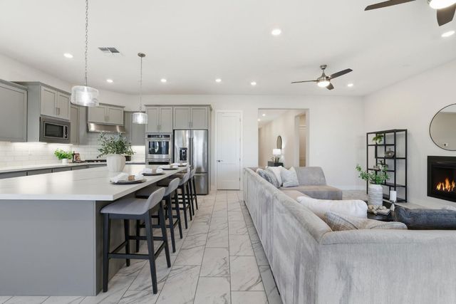 2121 Arbor Ridge Dr, Roseville, CA 95747